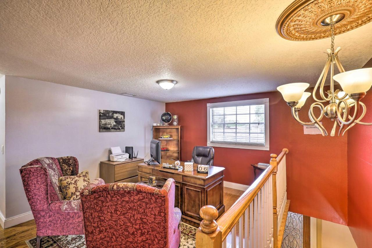 Cozy Home In Heart Of Tampa With Lanai And Pool! Exterior photo